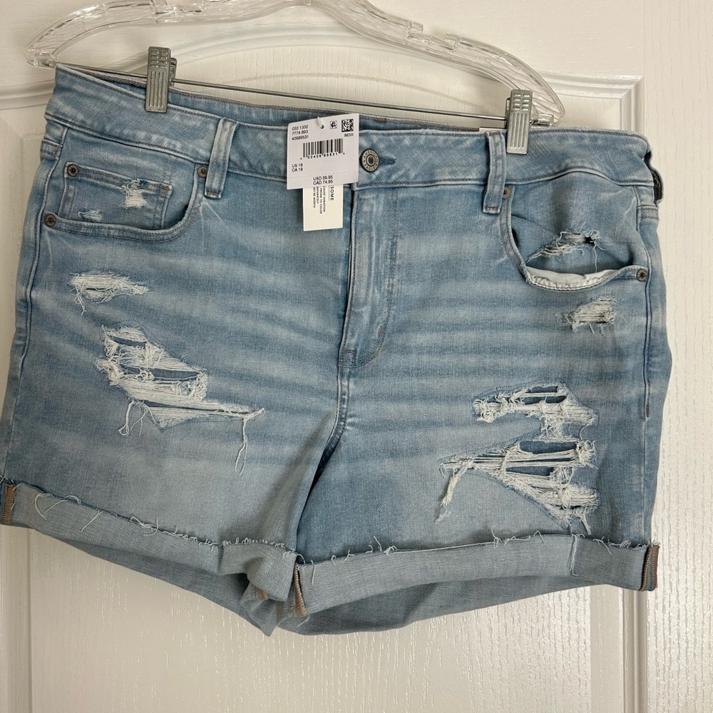 American Eagle Light Blue Distressed Jean Shorts. NEW!